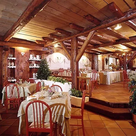 ホテル Centro Pineta Family & Wellness 3*