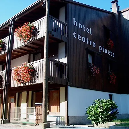 Centro Pineta Family & Wellness ホテル 3*